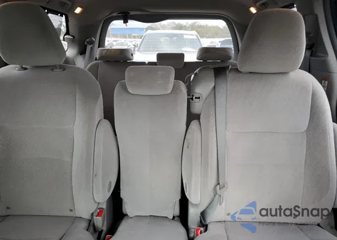 2015 Toyota Sienna Le z USA, uszkodzony, nr VIN 5TDKK3DCXFS620210